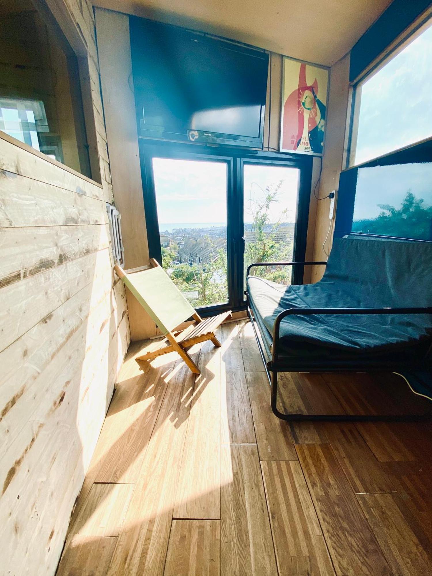 Little Brighton Beach Apartments - Also Separate Spa Cabin And Watersports Exterior foto