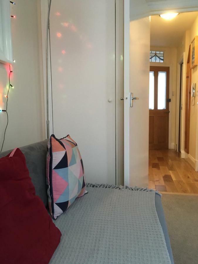 Little Brighton Beach Apartments - Also Separate Spa Cabin And Watersports Exterior foto
